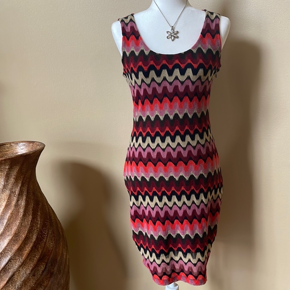 EUC CALVIN KLEIN DRY CLEANED BODY CON DRESS SZ 4